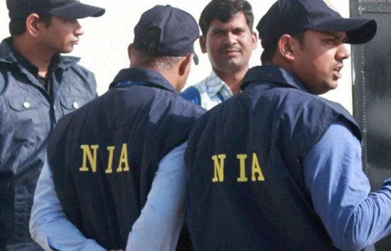 जम्मू-कश्मीर : NIA की कई जिलों में ताबड़तोड़ छापेमारी, एक पत्रकार हिरासत में
