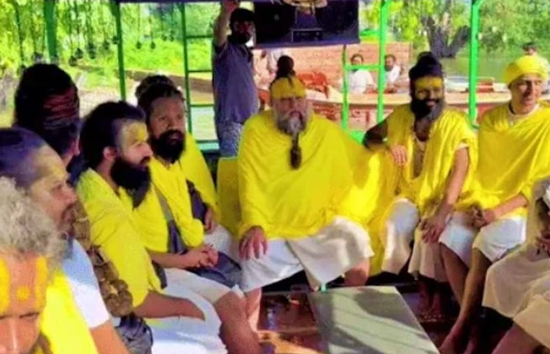 बाढ़ की चपेट में वृंदावन, जायजा लेने निकले प्रेमानंद महाराज, देखा यमुना का रौद्र रूप, बोले- दूर होगा संकट 