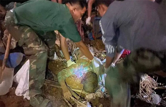 म्यांमार  :  शरणार्थी शिविर तोप से हमला,  13 बच्चों समेत सभी 30 लोगों की मौत 