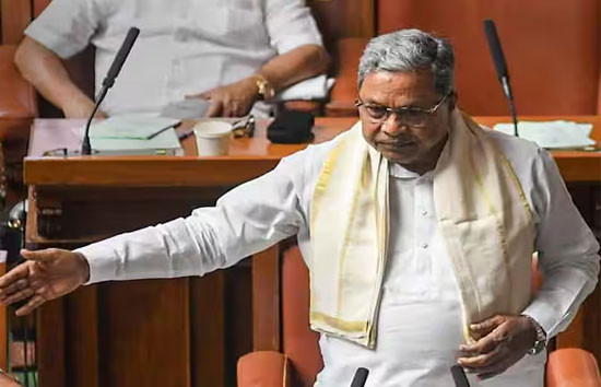 कर्नाटक : सरकार बनने के बाद मुख्यमंत्री सिद्धारमैया ने पेश किया पहला बजट 