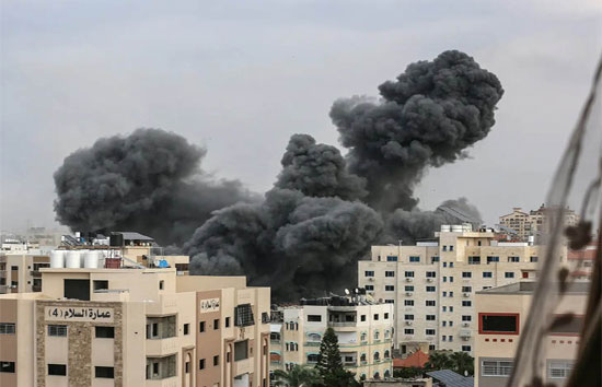 गाजा पर इजरायल ने बरसाए बम, जमीन पर लड़ाई किसी भी वक्त 