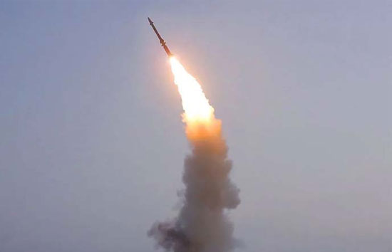 वाशिंगटन, जापान और दक्षिण कोरिया को उत्तर कोरिया ने दिखाई ताकत, दागी बैलिस्टिक मिसाइलें 