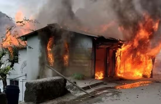 दर्दनाक हादसा, गैस सिलेंडर में विस्फोट के बाद घर में लगी आग, 4 बच्चियों की मौत