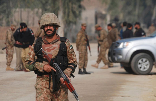 पाकिस्तान :  बलूचिस्तान में आतंकियों के साथ मुठभेड़ में मेजर समेत छह जवानों की गई  जान