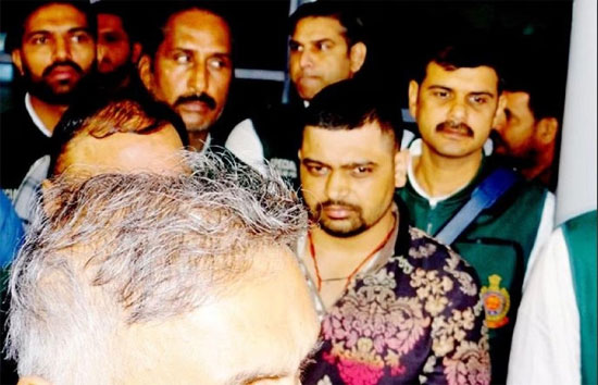 बिश्नोई गैंग के कुख्यात गैंगस्टर दीपक बॉक्सर मैक्सिको से लाया गया दिल्ली, पुलिस ने अपनी कस्टडी में लिया 