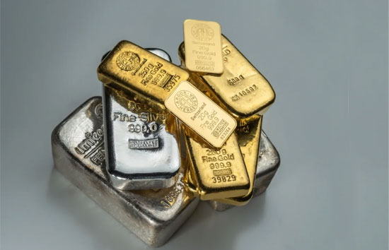 सोना-चांदी की कीमतों में आज भी गिरवाट, जानें 24K का ताजा भाव