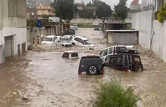 पाकिस्तान : लाहौर में मूसलाधार बारिश, नौ लोगों की मौत, 10 घायल
