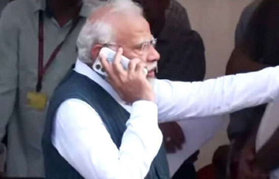 ओडिशा : बालासोर रेल हादसे वाली जगह पहुंचे PM मोदी, वहीं से लगाया इन दो लोगों फोन 