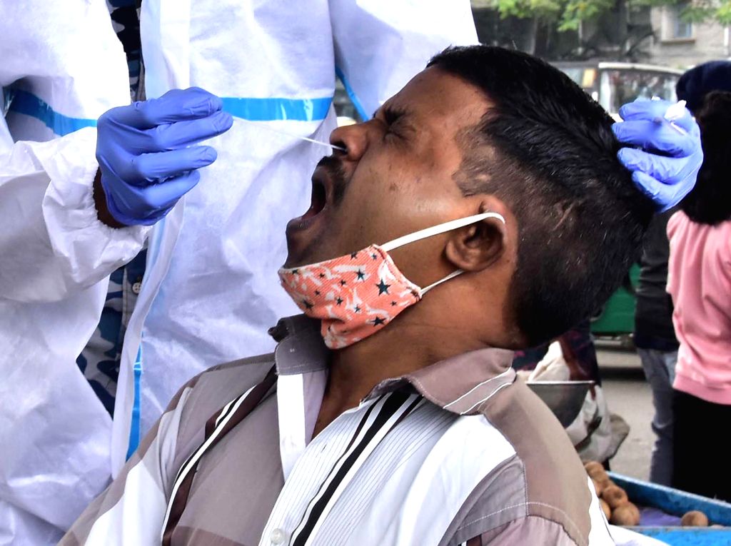 भारत में फिर लौटा कोरोना वायरस, आंध्र प्रदेश में 4 मौत, क्या फिर आ रही मास्क लगाने की बारी ?