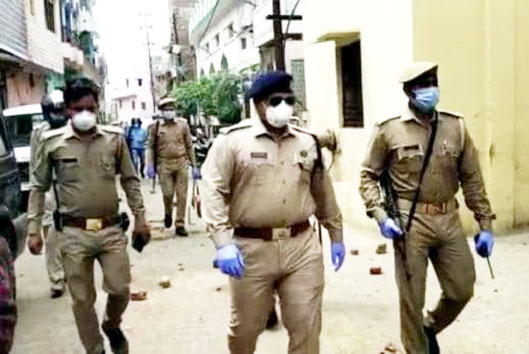 उत्तर प्रदेश : मुरादाबाद में कोरोना संक्रमण की जांच करने गई मेडिकल टीम पर हमला