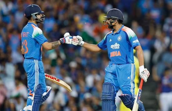IND vs AUS : तीसरे और आखिरी वनडे में टीम इंडिया की धमाकेदार जीत, रोहित शर्मा ने जड़ा शतक, कोहली भी चमके