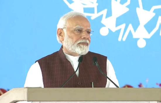 'घमंडिया गठबंधन' सनातन धर्म को खत्म करना चाहता है : पीएम मोदी