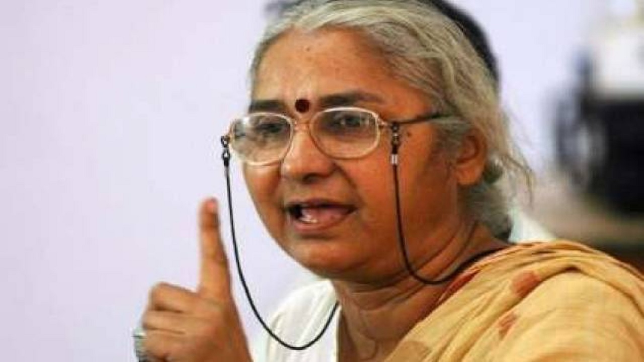 नर्मदा बचाओ आंदोलन कार्यकर्ता मेधा पाटेकर को कोर्ट ने ठहराया दोषी