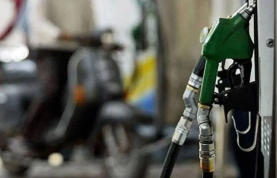 Fuel Rate 2026: दिल्ली में ₹102 तो भोपाल में ₹114 पार, जानिए अपने शहर में पेट्रोल-डीजल का आज का भाव