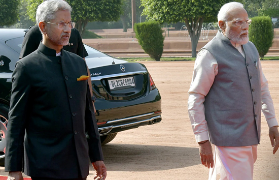 बांग्लादेश में हिंदुओं हो रहे अत्याचार के बीच पीएम मोदी से मिले विदेश मंत्री जयशंकर