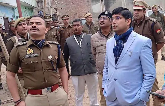 संभल : 33 स्कूलों पर डीएम की बड़ी कार्रवाई, लगाया 1-1 लाख रुपए का जुर्माना