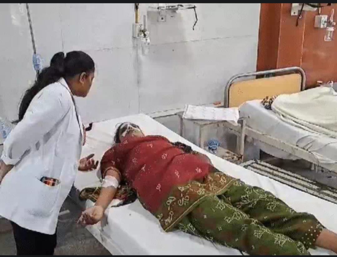 आंकड़े झूठे है,दावे किताबी है.... तभी तो यूपी में आत्महत्या को मजबूर आधी आबादी है...