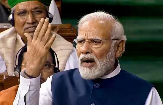 सदन में पीएम मोदी ने विपक्ष पर बोला जमकर हमला, कहा-'ये घमंडिया गठबंधन है, यहां सबको दूल्हा बनना है