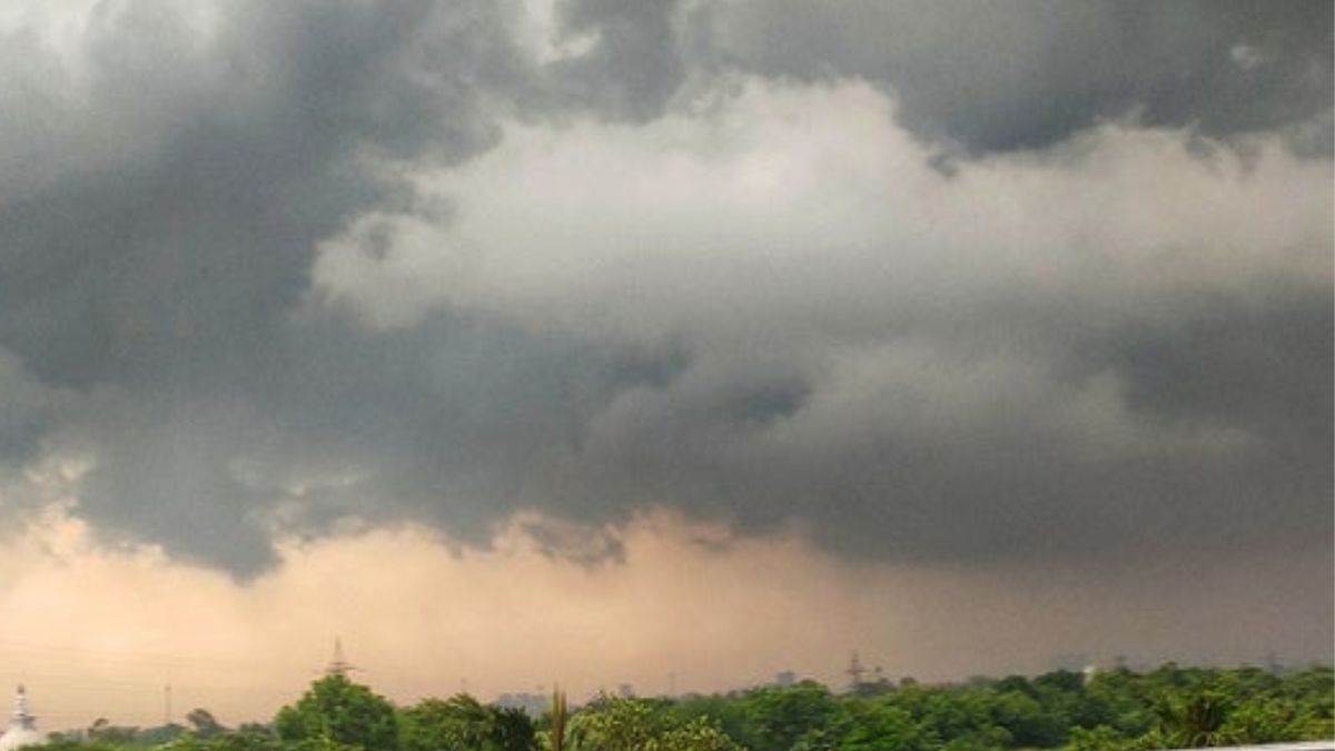 बारिश के साथ पड़ सकते हैं ओले, दिल्ली में छाए रहेंगे बादल