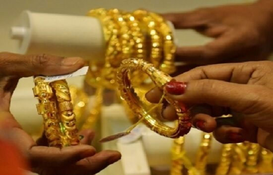 जबरदस्त गिरावट, सोना 10000 और चांदी 21000 रुपये तक गिरे भाव 