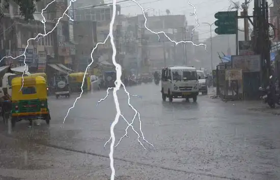 पश्चिम बंगाल : आकाशीय बिजली गिरने से 26 की मौत, कई राज्यों में तेज बारिश का अलर्ट 