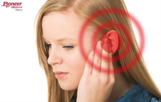  क्या आपके कान में भी बजती है सीटी, इस बीमारी को ना करें अनदेखा