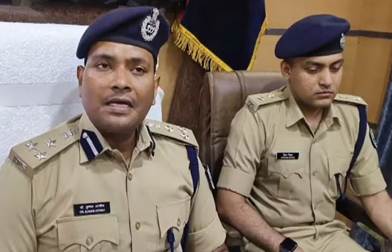 पैसे लेकर जांच प्रभावित करता था दलाल': कोसी रेंज में 10 पुलिसकर्मी सस्पेंड, थाने से लैपटॉप बरामद