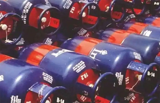 LPG सिलेंडर की कीमतों में हुआ इजाफा, 14 रुपये तक बढ़े दाम 