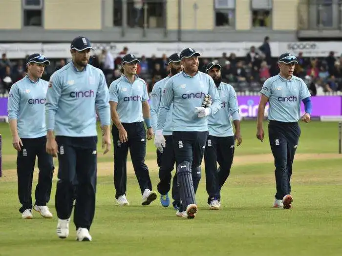इंग्लैंड क्रिकेट टीम को झटका, कई खिलाड़ी हुए कोरोना संक्रमित