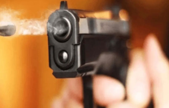 लखनऊ में बंदूक साफ करते समय चली गोली, शख्स की मौत 