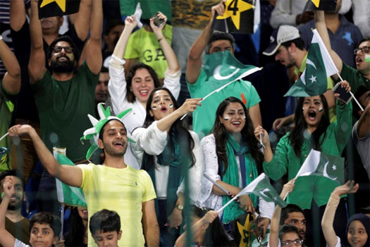 पाकिस्तानी प्रशंसकों ने भारत की जीत के लिए दुआ की