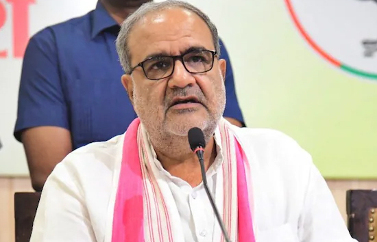 योगी को मुख्यमंत्री से हटाने की चर्चा पर लगा विराम ! प्रदेश अध्यक्ष बोले-कोई नहीं हट रहा 