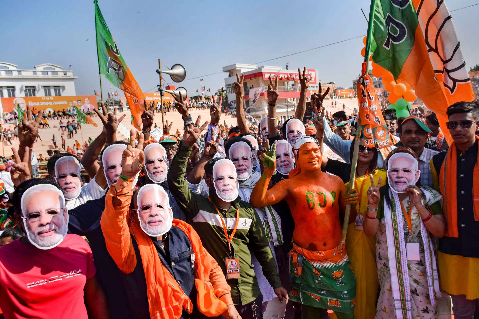 आगामी लोकसभा चुनाव की तैयारियों को और बल देने के लिए आज मुंबई में राजनीतिक जमावड़ा लगेगा