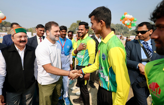 रायबरेली : राहुल गांधी ने क्रिकेट प्रतियोगिता का किया उद्घाटन, कांग्रेस पदाधिकारियों से मुलाकात की