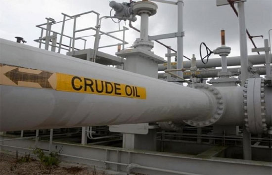 कच्चा तेल में गिरावट जारी, लेकिन पेट्रोल-डीजल की कीमतों में लगी आग