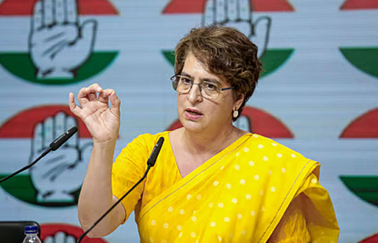  'सड़कों पर बेटियां सुरक्षित नहीं, तो योजनाओं का क्या मतलब?' जमुई कांड पर प्रियंका गांधी का कड़ा प्रहार  