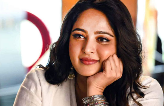 बाहुबली फेम एक्ट्रेस अनुष्का शेट्टी 44 की उम्र में बनेंगी दुल्हन, बिजनेसमैन से रचाएंगी शादी