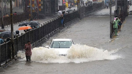 मुंबई में बारिश बानी 'आफत', 4 लोगों की मौत