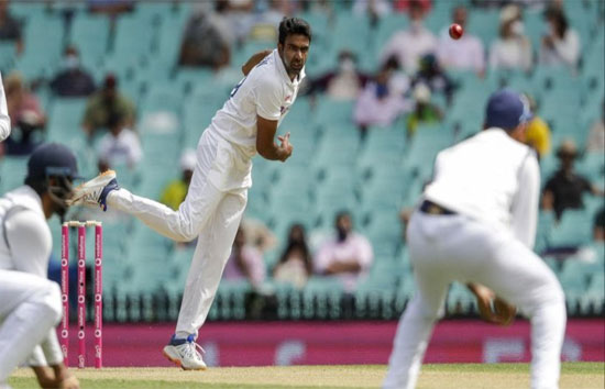 सिडनी टेस्ट : तीसरे टेस्ट मैच के पहले दिन का खेल खत्म, ऑस्ट्रेलिया ने 2 विकेट पर बनाए 166 रन 