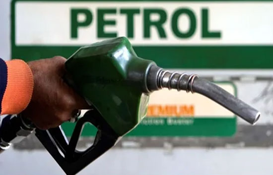 मिडिल ईस्ट में जारी जंग के बीच तेल कीमतों पर सरकार ने दिया संकेत, भारत में नहीं बढ़ेंगे पेट्रोल-डीजल के दाम