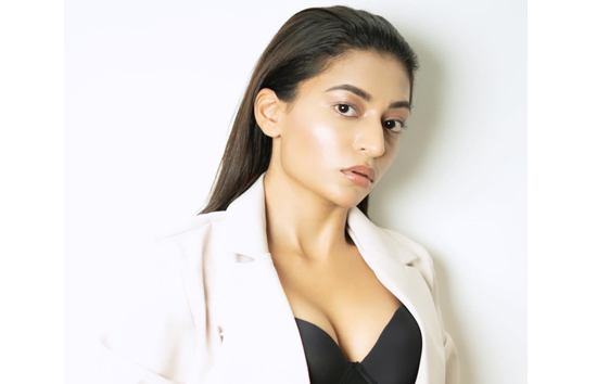 Naznin Khan: A Journey from Surat to Stardom