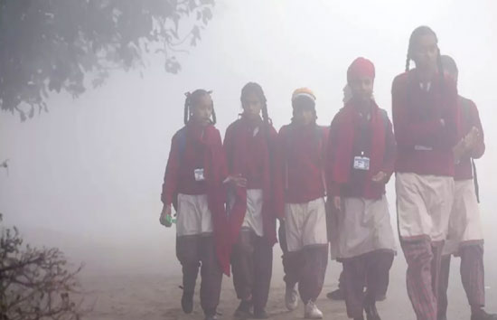 कड़ाके की ठंड को देखते हुए यूपी के स्कूलों में 31 जनवरी तक स्कूल बंद