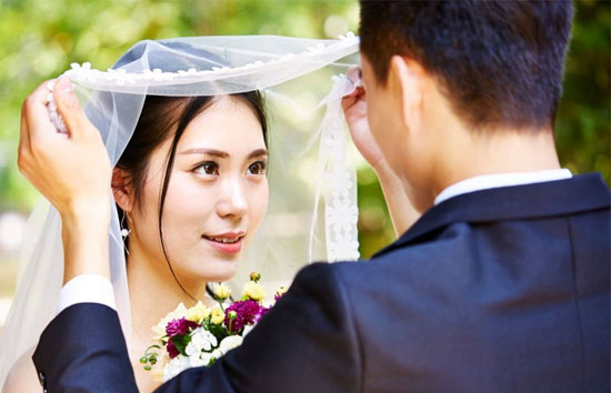 चीन में लड़कों को शादी के लिए नहीं मिल रही लड़कियां, लाखों दहेज भी देने को तैयार