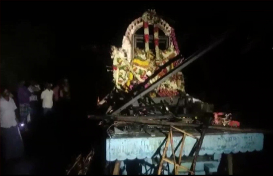 तमिलनाडु : मंदिर में जुलूस के दौरान करंट लगने से 11 की मौत, मृतकों में 2 बच्चे भी शामिल 