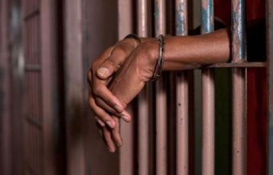 लखनऊ जेल के 150 कैदी बीमार, गलत दवा खाने बिगड़ी हालत, प्रशासन में हड़कंप