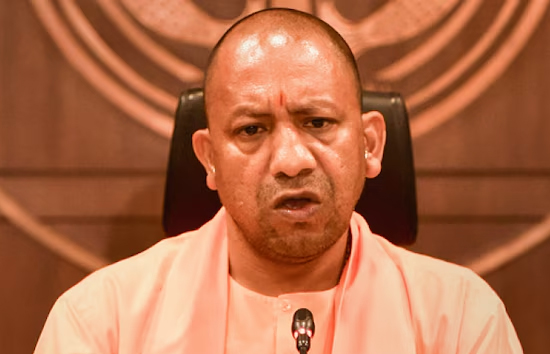 69000 शिक्षक भर्ती मामला : बेसिक शिक्षा विभाग के अधिकारियों के साथ सीएम योगी ने की बैठक, कहा-किसी के साथ नहीं होगा अन्याय 