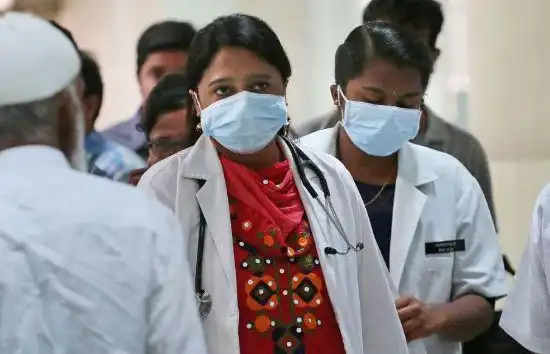 corona virus in india : खत्म होने की कगार पर कोरोना, पिछले 24 घंटे में 14,306 नए केस, 443 लोगों की मौत