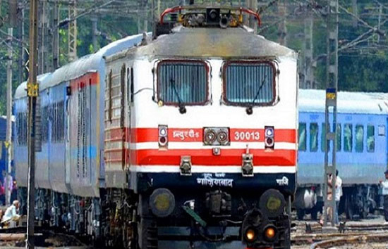 आंध्र प्रदेश :श्रीकाकुलम में ट्रेन हादसा, कई लोगों की मौत 