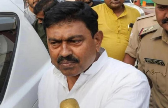 यूपी : अजय मिश्र टेनी लखीमपुर में 11 हजार से ज्यादा वोटों से पीछे, सपा उम्मीदवार को बढ़त 