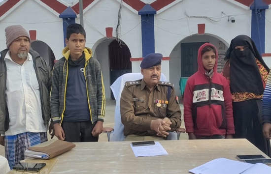 संत कबीर नगर से लापता दो बालकों को पुलिस ने डुमरियागंज से किया बरामद